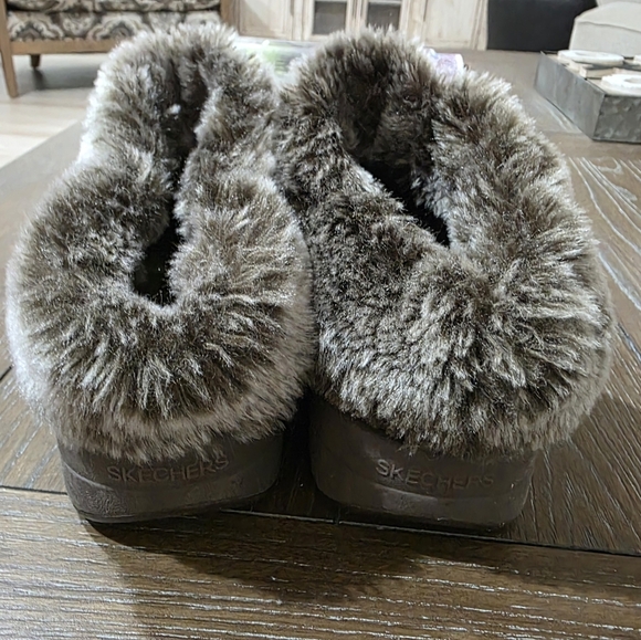Skechers Tone Ups Suede Faux Fur Lined Clogs, Women's Size 9 - Picture 5 of 12